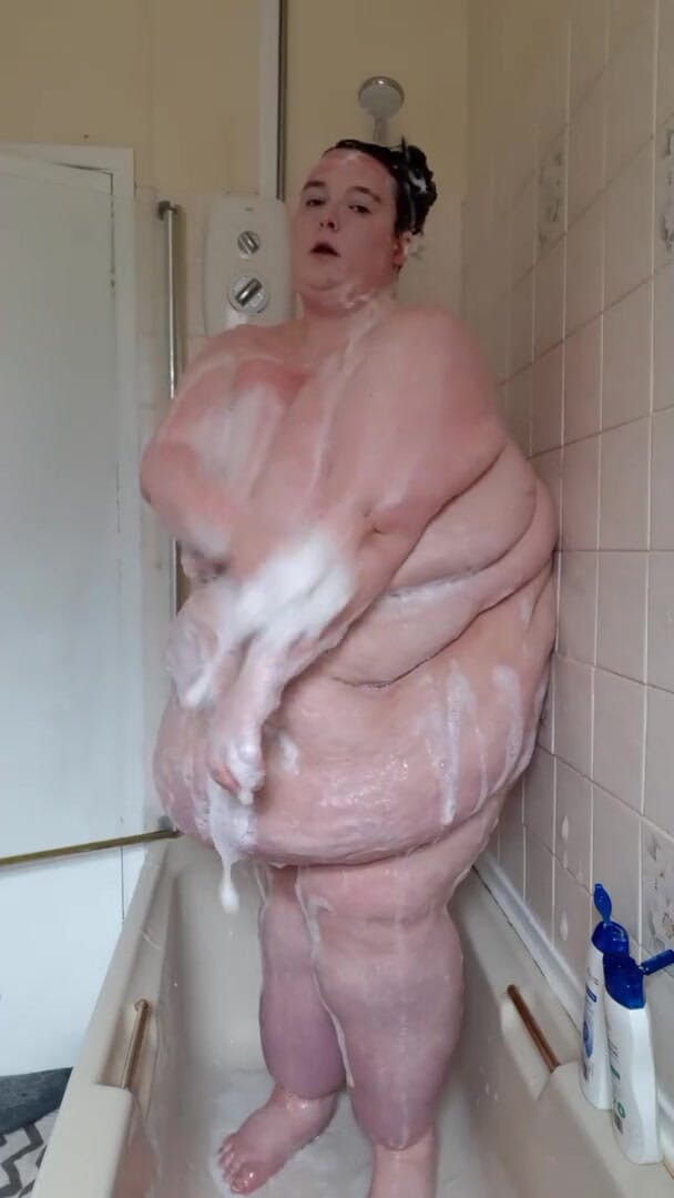 SSBBWLadyBrads: เทพีอวบอิ่มล้างตัวเอง