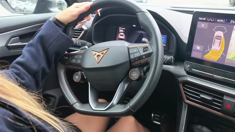 Goddess Lena: Pedal Pompalayan Tanrıça