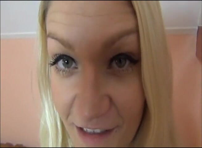 Flash Model Amateurs: Amateur blonde girl gives to lucky dude an amazing blowjob