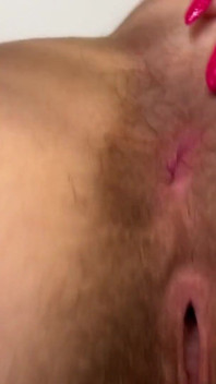 Rieche und spreiz meinen haarigen arsch
