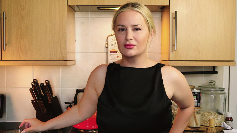 JessieHH: Kouření s nevlastní mámou 4K