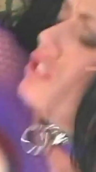 Dillan Lauren juega con la gran polla de su pareja y la mete en el culo