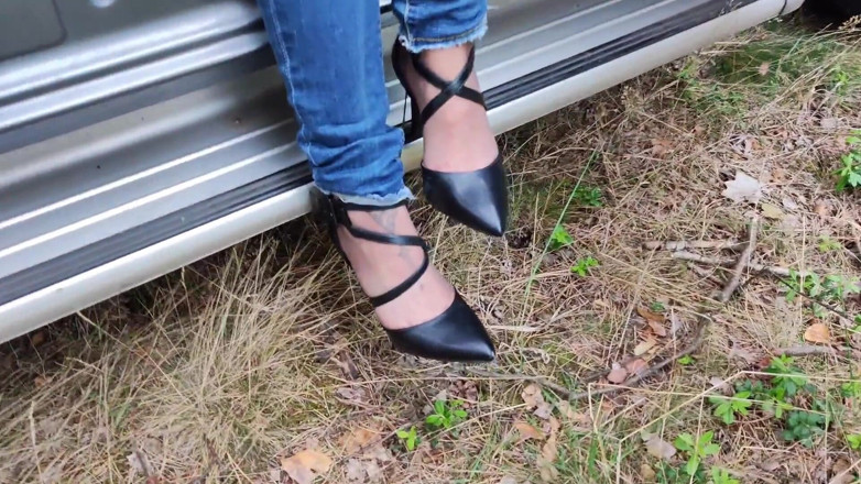EricSkyMDH: Footjob e tacchi in nylon all'aperto