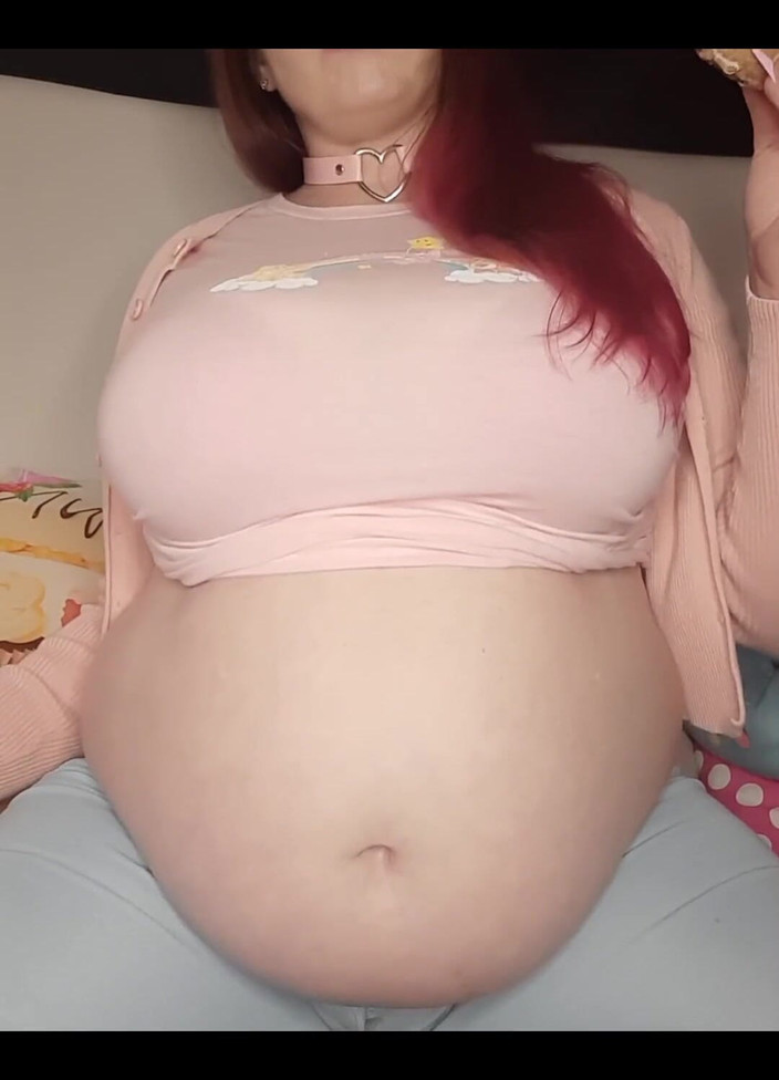 CHUBB1E_BUNN1E: Lízání a ukazování mého kulatého břicha