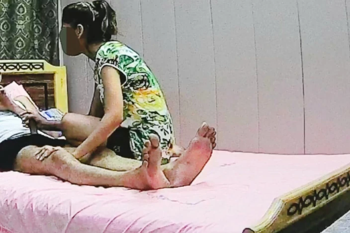 Indian Blowjob: Step Sister Teen Girl Having a Secret Relationship