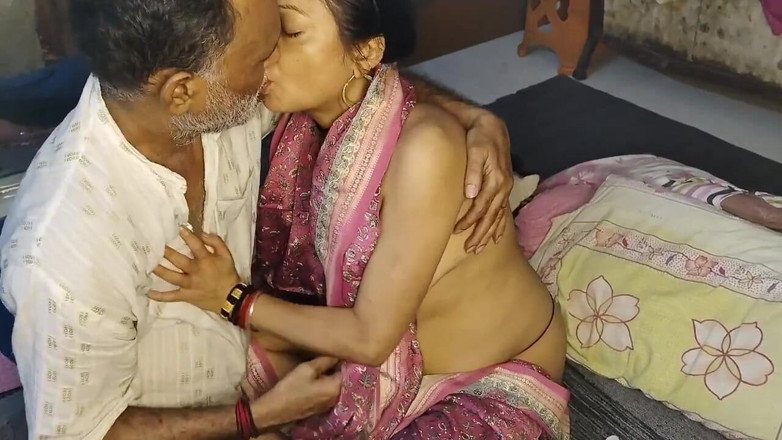 Anar Kali: 1ère partie maison, baise torride suçant en préliminaires sa belle-fille