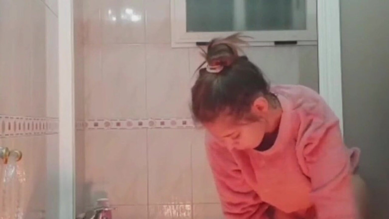 Holycandy: Vriendin bij douche