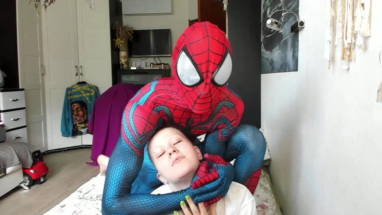 Vilu_and_Mi: Spider-man šuká Vilu Vidish