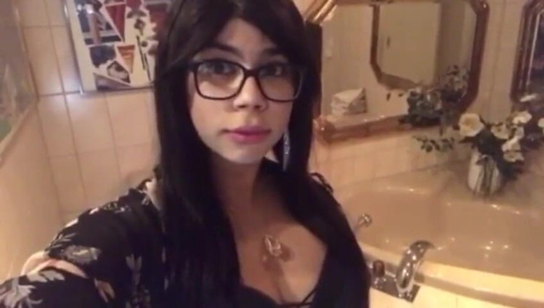 Tgirl Yaritza Vega: 黒髪スタイル