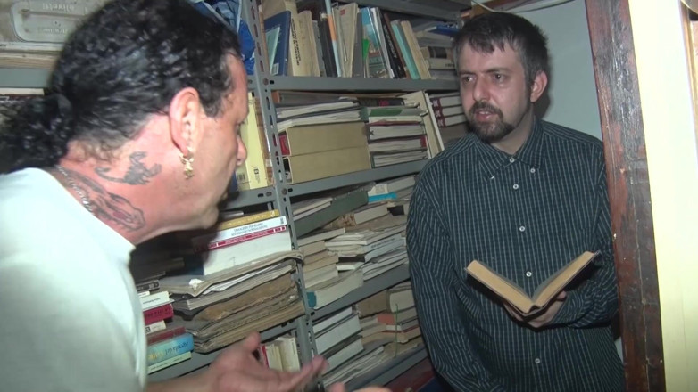 King Of Amateur: La cuidadora del bibliotecario