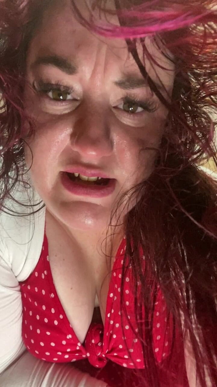 BellaBlast: Giantess Tiny Man Owocowa przekąski