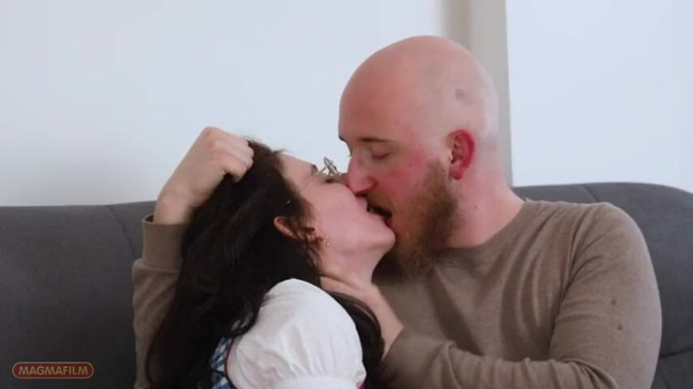 Pro Amateur by Magmafilm: Emma Lässt Die Brille an Beim Abspritzen Ins Gesicht