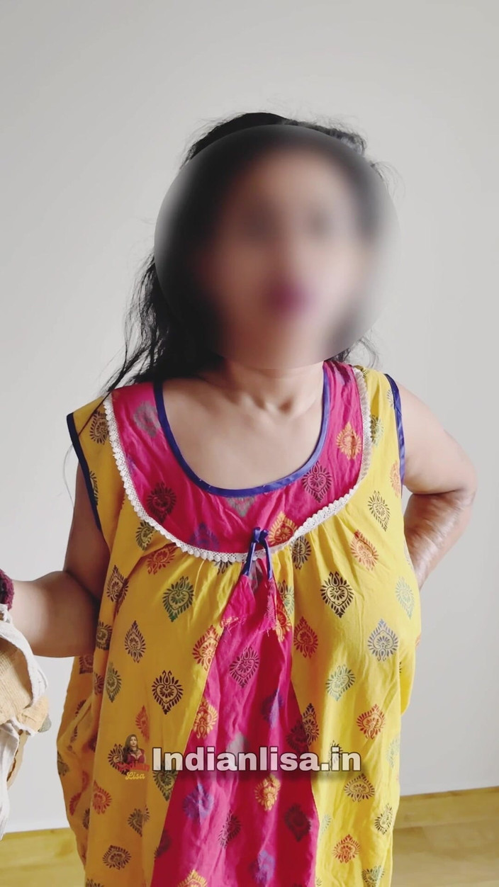 IndianMyra07: Napalona macocha nie mogła się oprzeć po obejrzeniu penisa pasierba