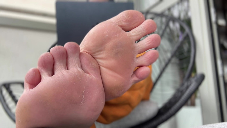 Miss Valentina: Fools Foot Worship