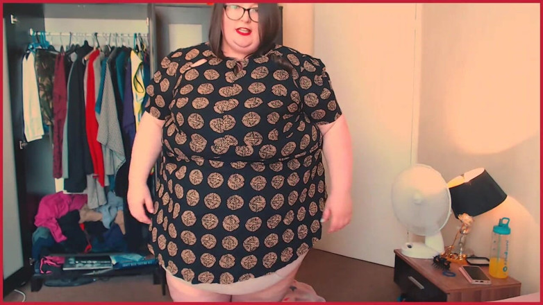 SSBBWLadyBrads: Culona rasga la ropa que no encaja en el cuerpo