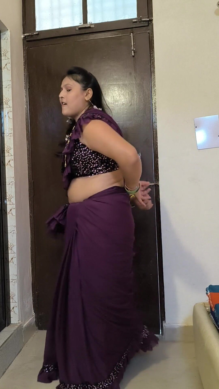 Puja555: Desi Puja Bhabhi Nude Dance