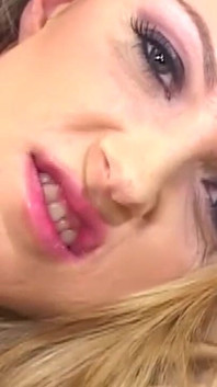 Mamei vitrege îi place tare în cur