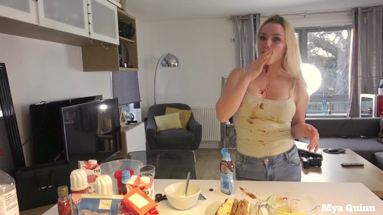 Mya Quinn: Rommelige diep in keel, chocoladestroopdouche - Mya Quinn
