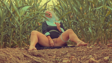 Kylie Britain Adventures: Corn play