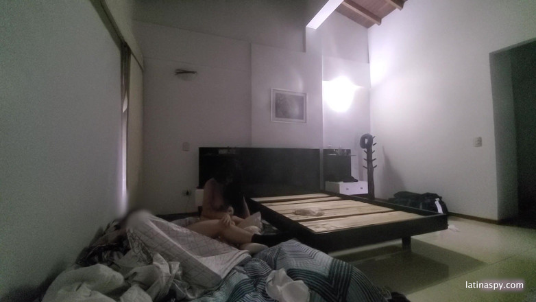 Latinaspy: 大屁股女仆准备做爱 第2部分