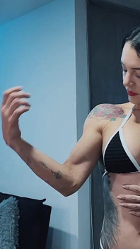 Latihan Bisep dengan Mile Power & Veins