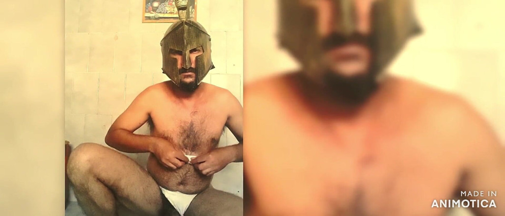Stink HairyMale: Spartan fuma tabacco naturale