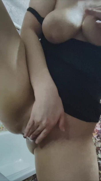 Sweetbitchmary: Hermosa masturbación, parte 1