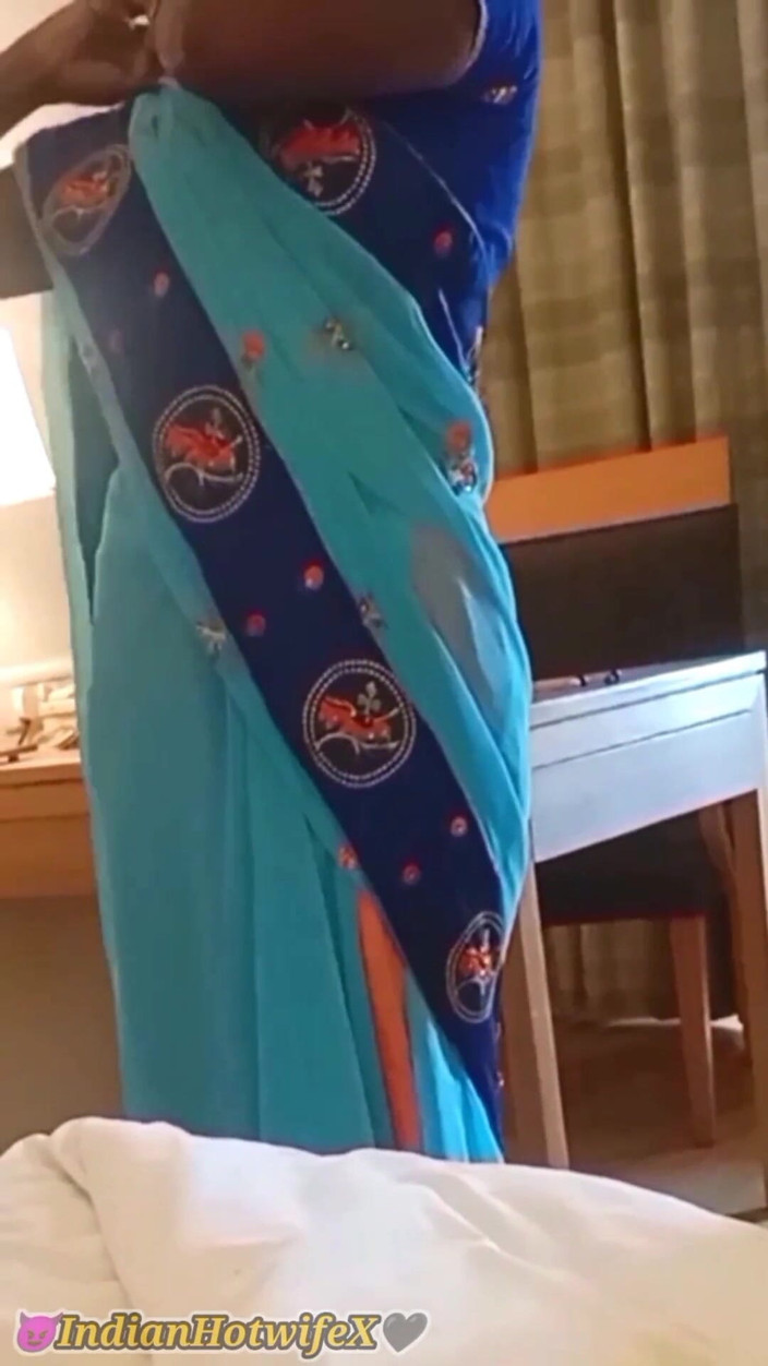 RenuRaj: Hintli tamil orta yaşlı seksi kadın renus saree azdırıyor ve...