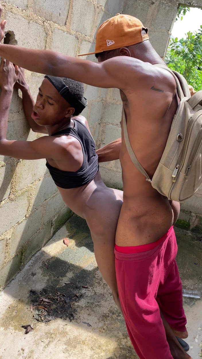 assdriller50: Il Giovane Gay Mi Ha Sorpreso Ad Accarezzare Il Mio...