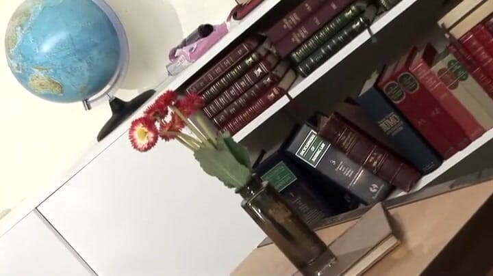 CBD Media: Vollbusige junge schüler haben lesbischen sex im klassenzimmer