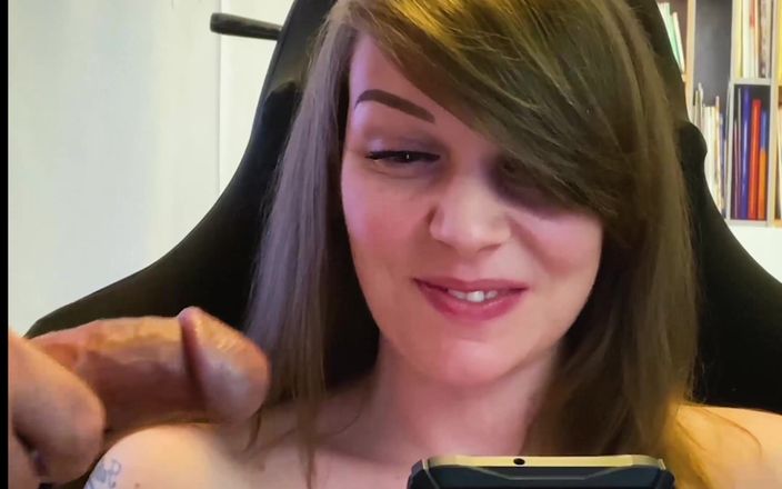 GamerGirlRoxy: Stroking Cock Over Distracted Pregnant Lady.