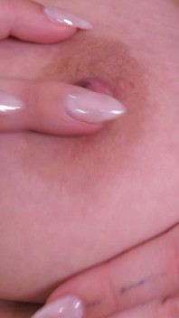Giantess karze niewolnika sutka 2