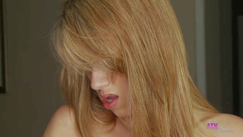 ATK Girls: Brinquedos.