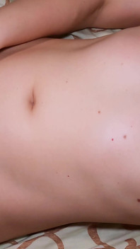 A 18yo Girl Experiences a Powerful Orgasm!