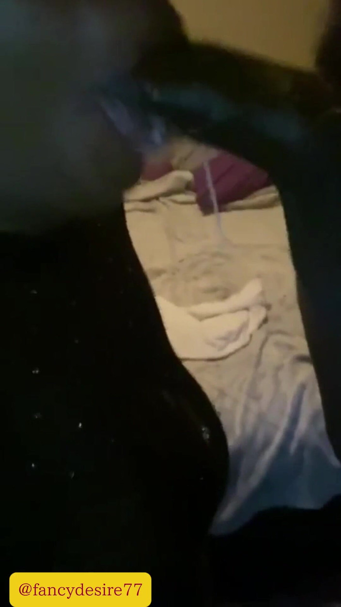 The quickie spot: Il mio patrigno si è trasferito con noi e a tarda...