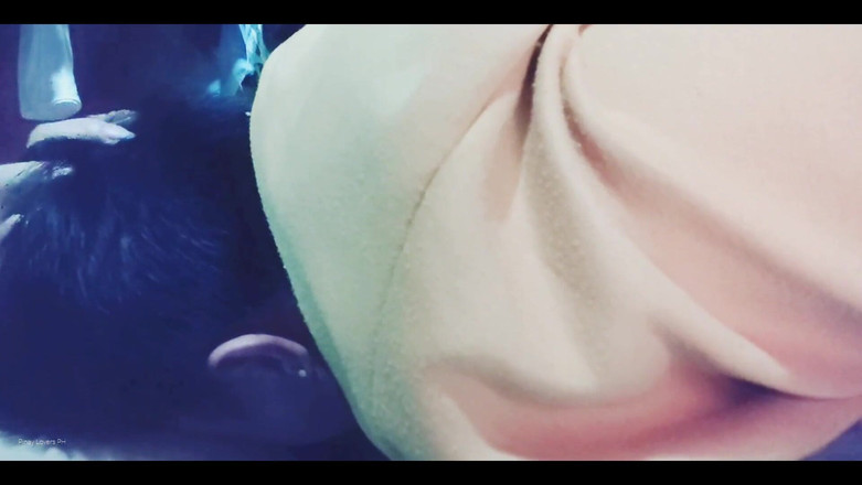 Vixenn Cruz: Budu jíst její kundičku, dokud se nevystříká, několikanásobný stříkající orgasmus