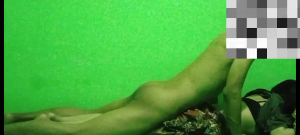 Famly sex: Pepek ketat adik tiri yang sentiasa membuatkan saya mahu berkongkek