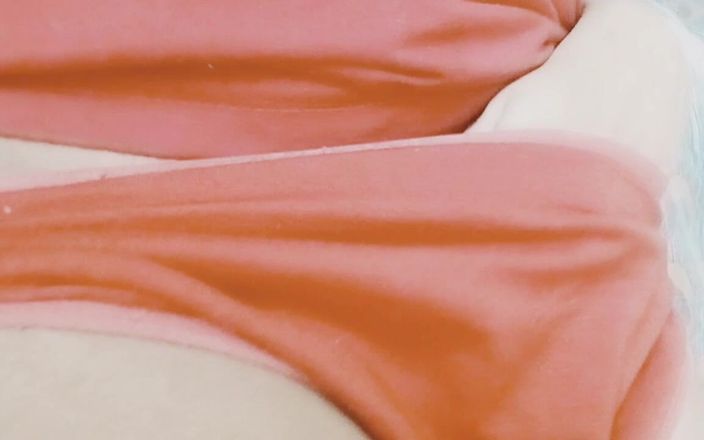 Hot jiya: Osamělá dívka vytáhla prst, aby uhasila oheň