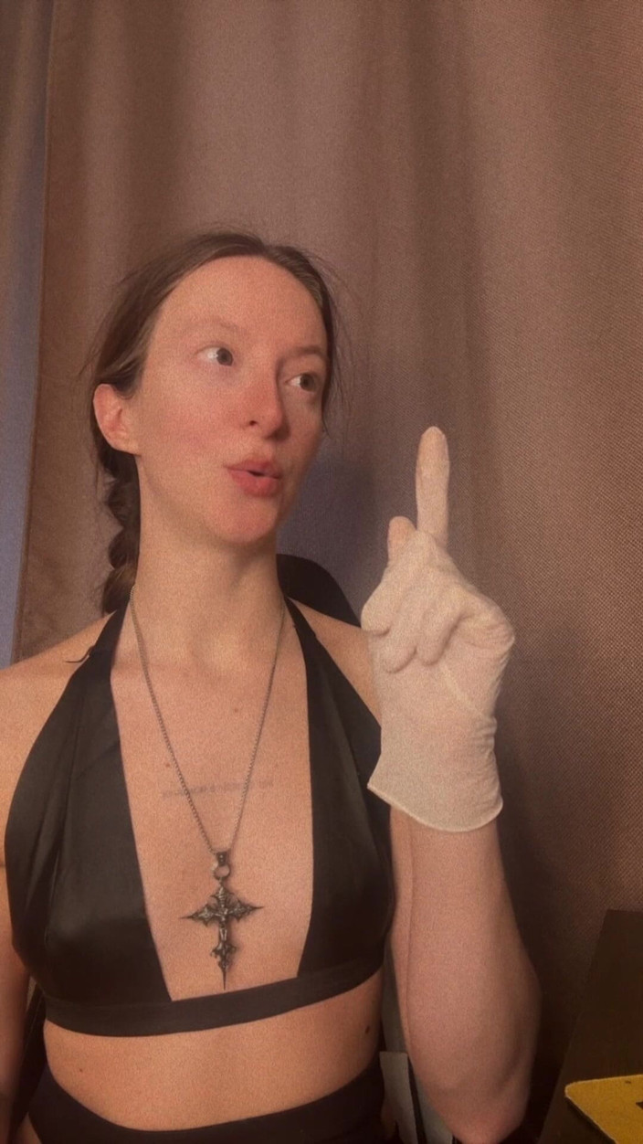 Skinny_lady69: Kontrola zadku