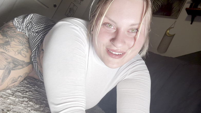 Chandler Knight: दिग्गज: वैज्ञानिक एक छोटे आदमी पर प्रयोग करते हैं