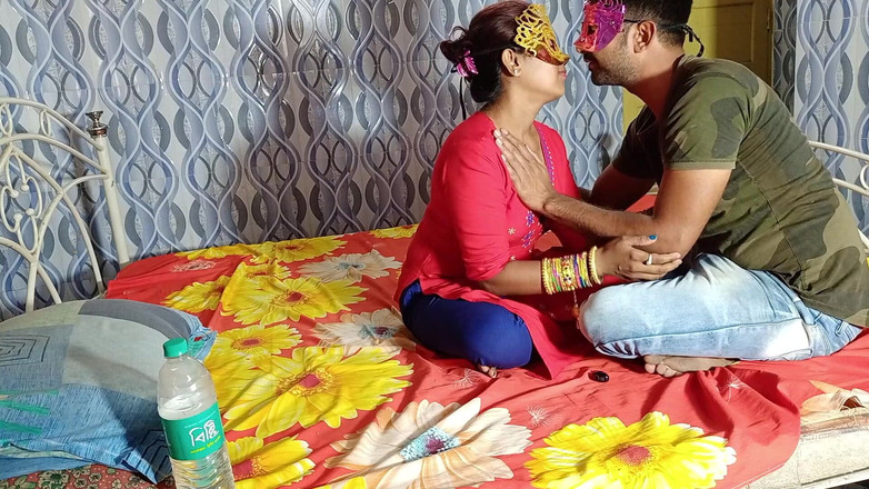 FireeCouple: Nauczycielka opuściła dom studentki po ślubie