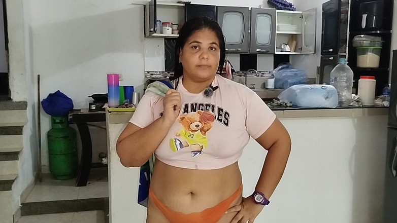 Adribella69: Tôi đề nghị cơ thể anh ấy cho tôi ông già bẩn thỉu...