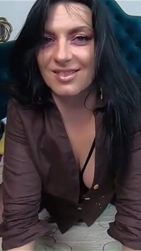 Plăcere dublă cu Milfycalla episodul 42 din 47 tachinare solo în piele și orgasm intens