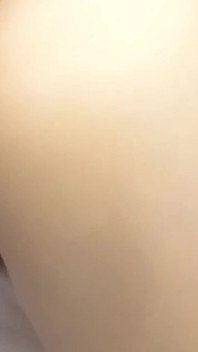 실제 학생은 소셜 미디어에 채팅 후 섹스를 촬영하는 데 동의