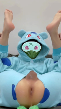 Bulbasaur Laying Eggs