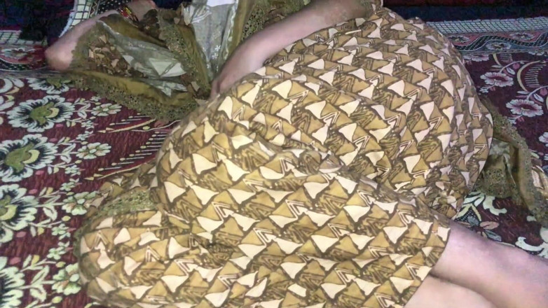 Kingsizedevil: La première sodomie de ma belle-fille iranienne détruit mon trou...