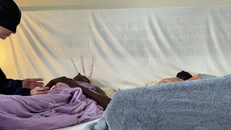 Girlnona: Fru försökte hålla sig trogen, men kunde inte motsätta sig...