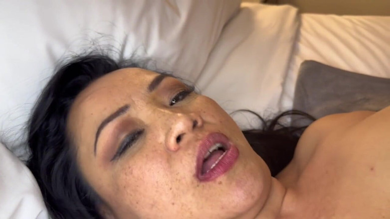 Cory Strokes: bare stanon vaali eshiyaee chini chodne laayak mammi ko bare...