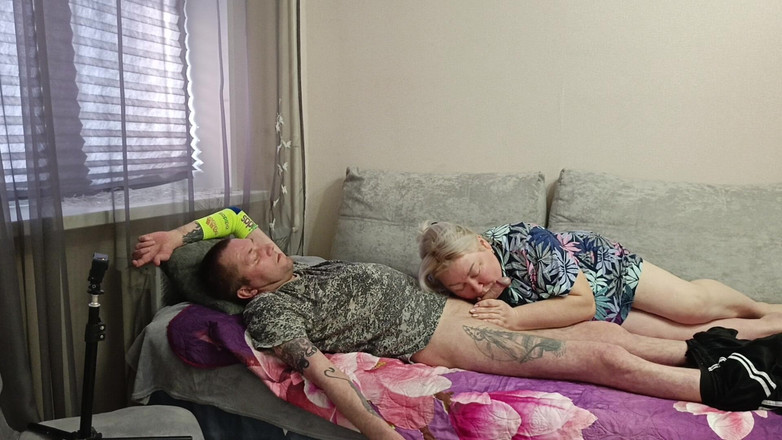 Zona901: Tetanggaku nyepong kontol sampai dicrot sperma hangat di mulutnya