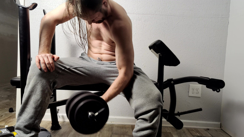 AlbinoAdonis: Bicep Curls dan melancap dalam peluh kelabu